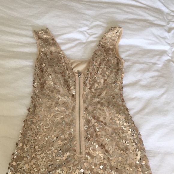 Gold/silver sequin Guess mini dress sz2 - Picture 2 of 4
